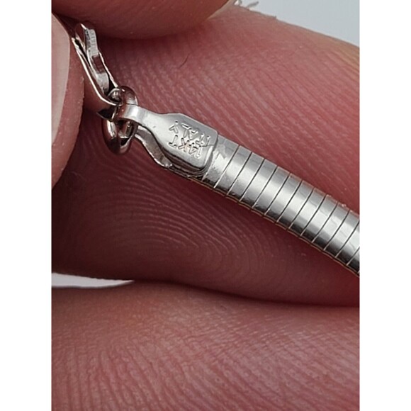 Reversible 14k White & Yellow Gold Omega Chain Necklace 18" Length, 13.74g - Picture 6 of 13